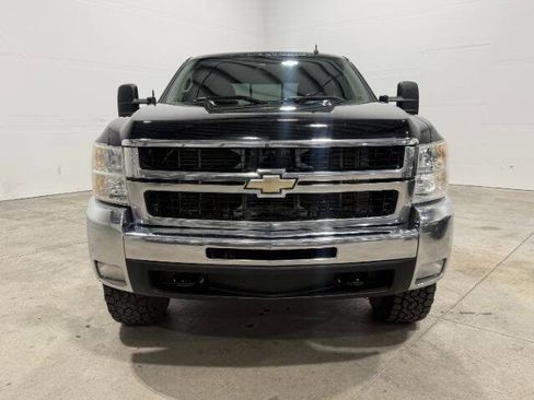 Used 2008 Chevrolet Silverado 2500 LTZ w/ Suspension Package, Off-Road image 3
