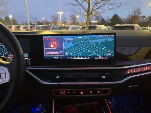 Used 2026 BMW X7 xDrive40i image 19