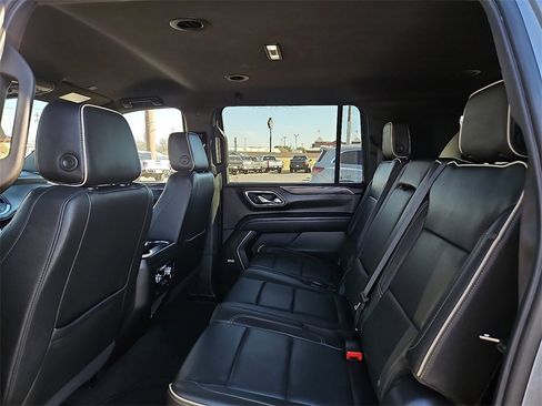 Used 2022 GMC Yukon XL SLT image 18