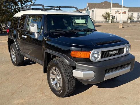 Used 2014 Toyota FJ Cruiser 4WD w/ Convenience Package image 7
