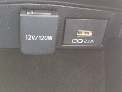 Used 2020 Toyota Corolla LE image 19