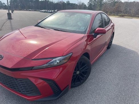 Used 2025 Toyota Camry SE w/ Multimedia Upgrade Package image 4