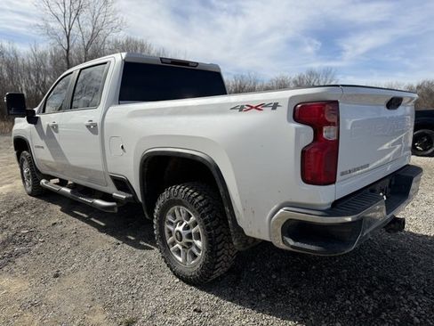 Used 2022 Chevrolet Silverado 2500 LT w/ Convenience Package image 3