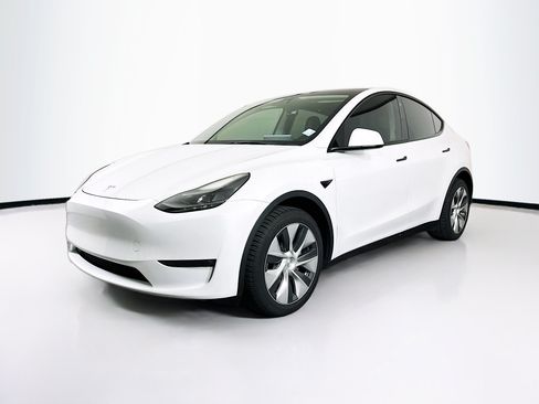 Used 2023 Tesla Model Y Long Range AWD/4WD image 3