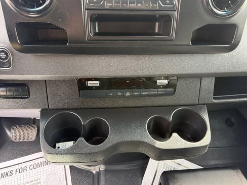 Used 2020 Mercedes-Benz Sprinter 1500 image 20