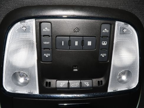 Used 2021 Jeep Grand Cherokee Overland image 34