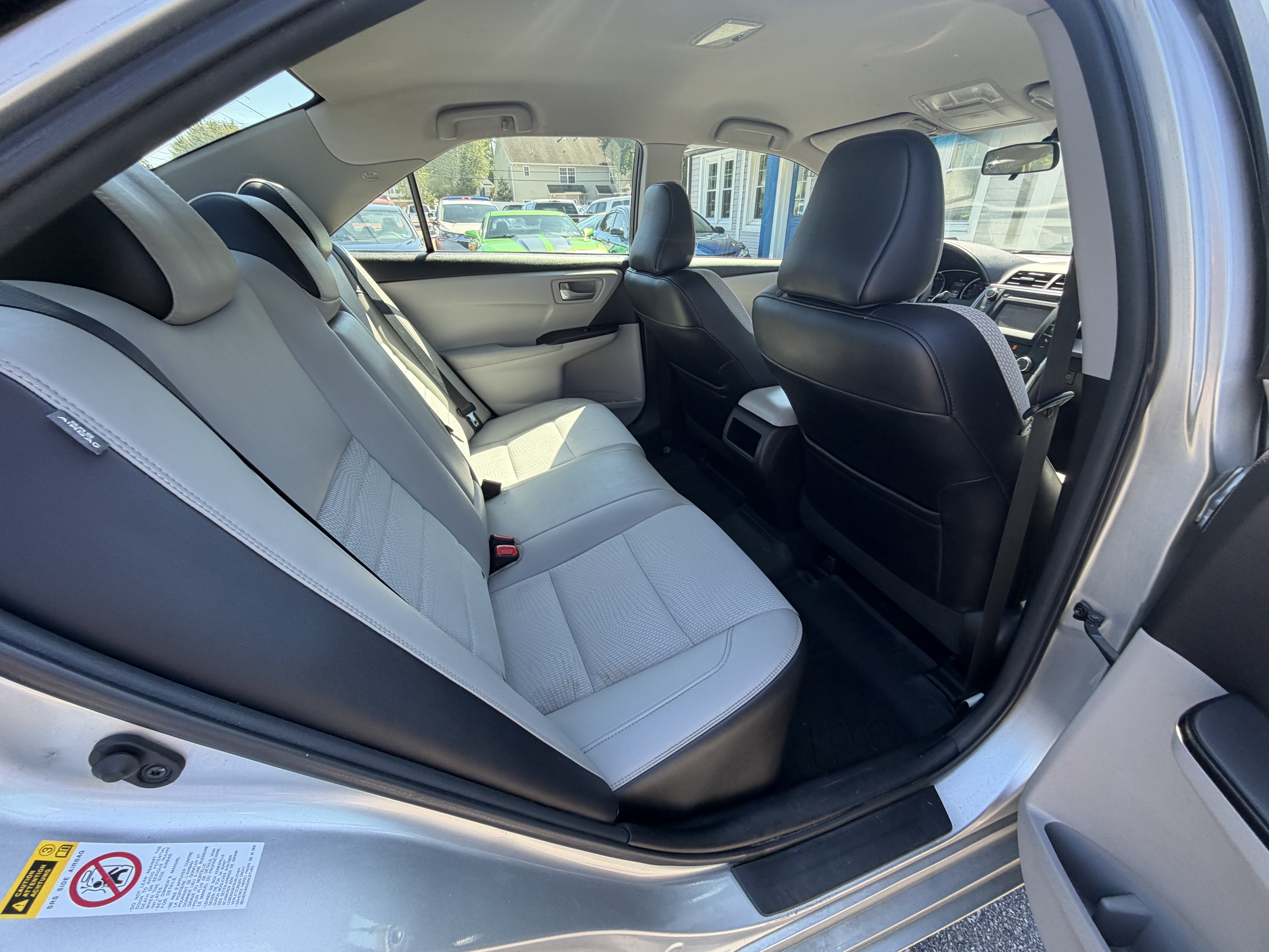Used 2017 Toyota Camry SE FWD image 13