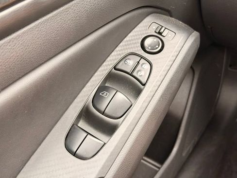 Used 2025 Nissan Altima 2.5 SV FWD image 23