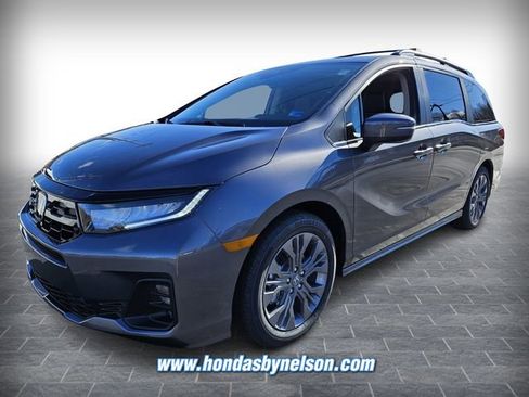New 2026 Honda Odyssey Touring image 3