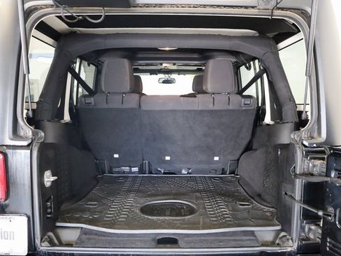 Used 2015 Jeep Wrangler Unlimited Rubicon w/ Max Tow Package image 29