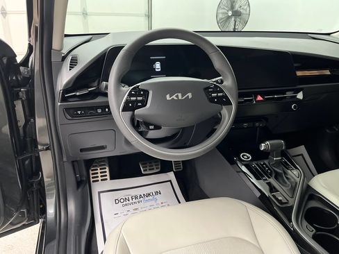 Certified 2025 Kia Niro EX Touring FWD image 15