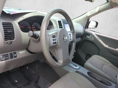Used 2021 Nissan Frontier SV w/ Midnight Edition Floor Mats RWD image 10