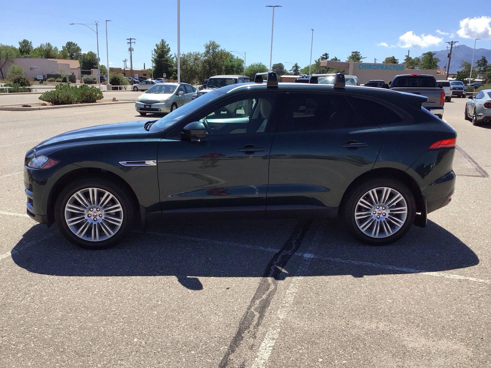 Used 2018 Jaguar F-PACE Premium AWD/4WD image 2