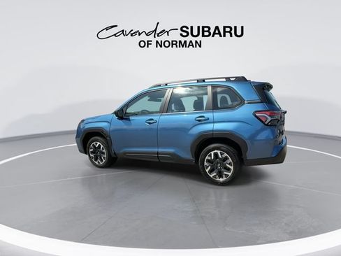 Used 2025 Subaru Forester AWD/4WD image 6