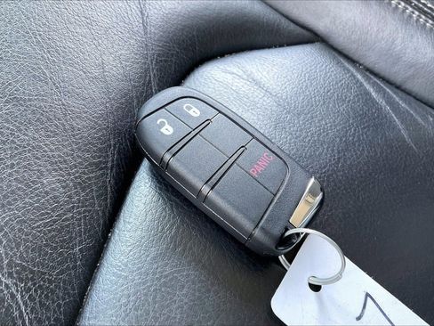 Used 2017 Jeep Renegade Limited FWD image 11