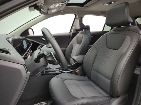 Certified 2024 Kia Niro EX Touring image 19