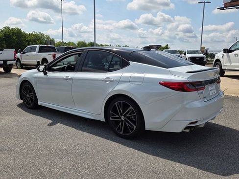 Used 2025 Toyota Camry XSE FWD image 9