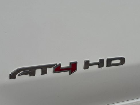 Used 2024 GMC Sierra 2500 AT4 w/ AT4 Premium Plus Package AWD/4WD image 12