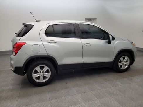 Used 2022 Chevrolet Trax LS w/ Tint and Cruise Package FWD image 10