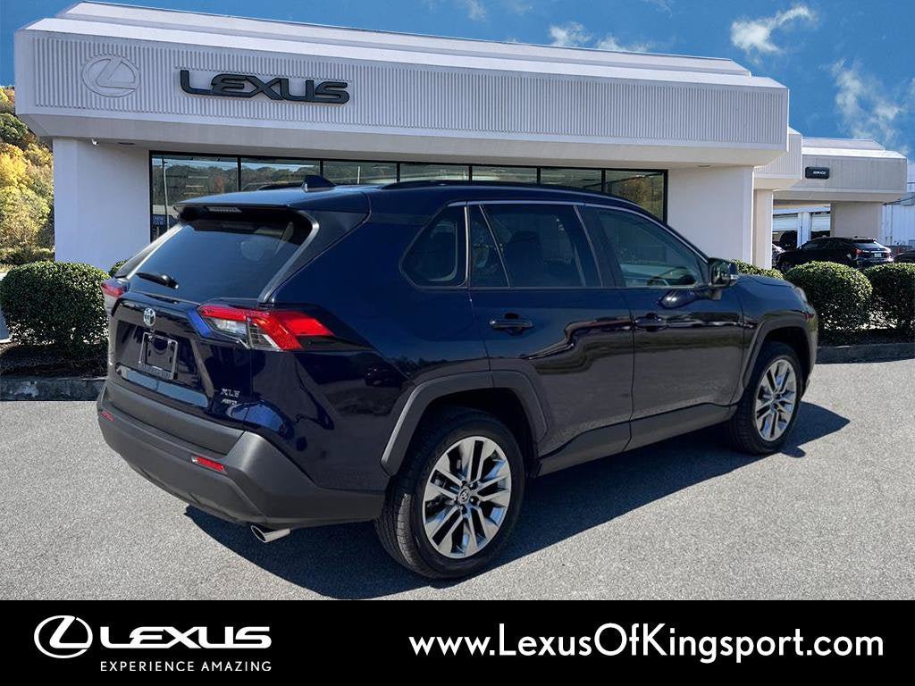 Used 2025 Toyota RAV4 XLE Premium w/ Weather Package AWD/4WD image 5