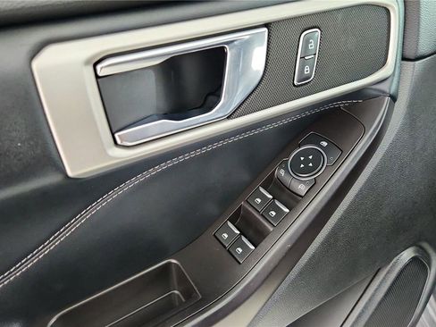 Used 2020 Ford Explorer XLT w/ Equipment Group 202A image 17