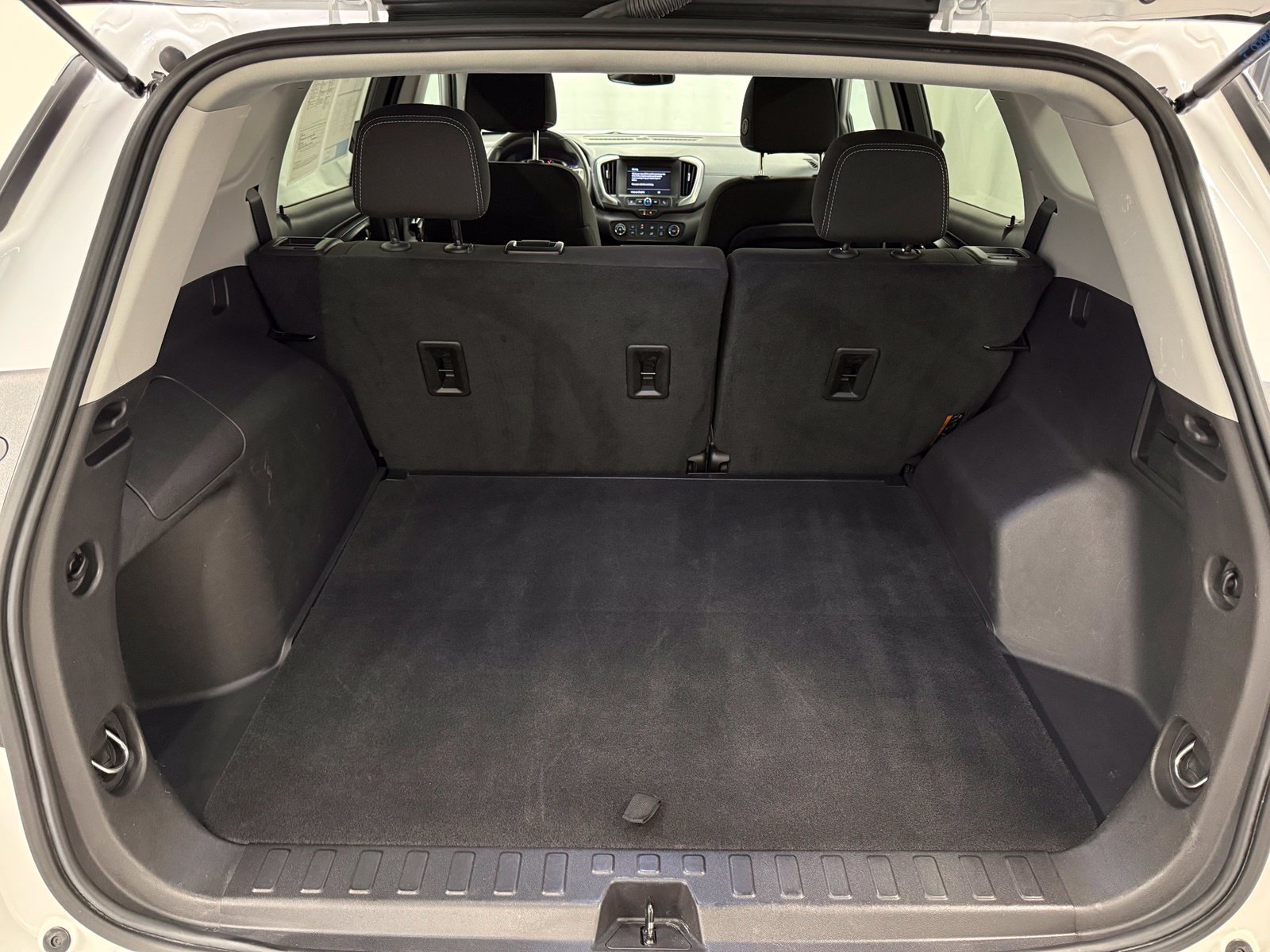 Used 2024 GMC Terrain SLE AWD/4WD image 5