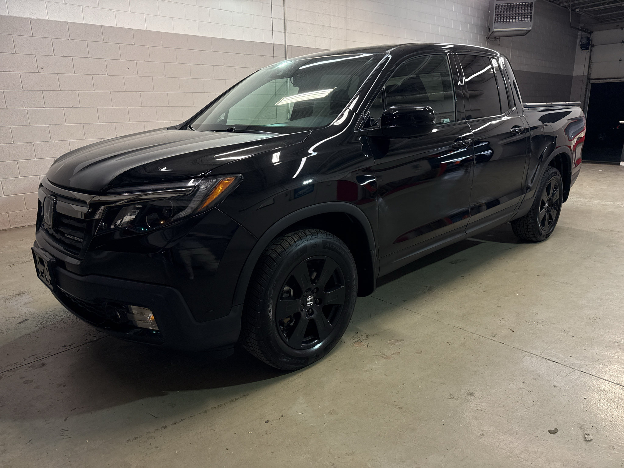 Used 2020 Honda Ridgeline Black Edition image 3