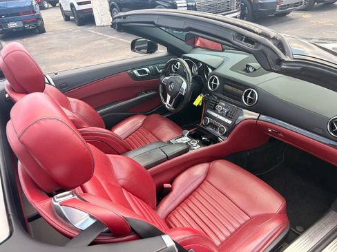 Used 2014 Mercedes-Benz SL 550 w/ Driver Assistance Package image 27
