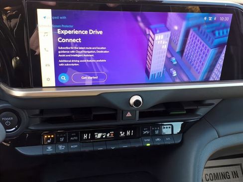 Used 2025 Toyota Crown Signia image 19