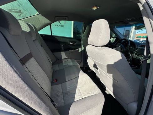 Used 2012 Toyota Camry LE FWD image 10