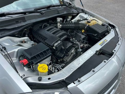 Used 2005 Dodge Magnum SE RWD image 38