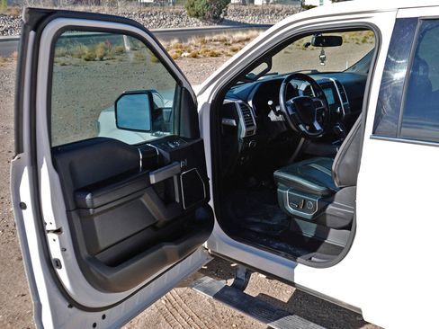 Used 2018 Ford F150 Platinum w/ Equipment Group 701A Luxury AWD/4WD image 10