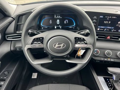 New 2026 Hyundai Elantra SE FWD image 13
