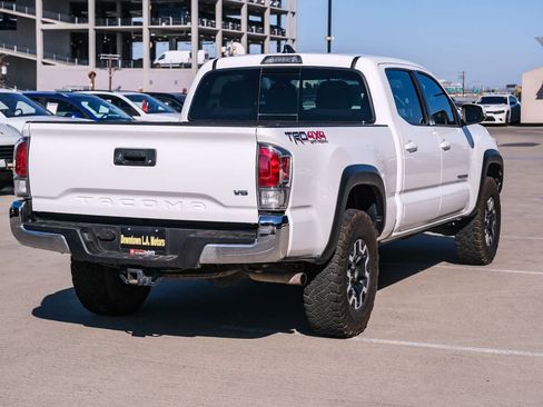 Used 2023 Toyota Tacoma TRD Off-Road AWD/4WD image 4