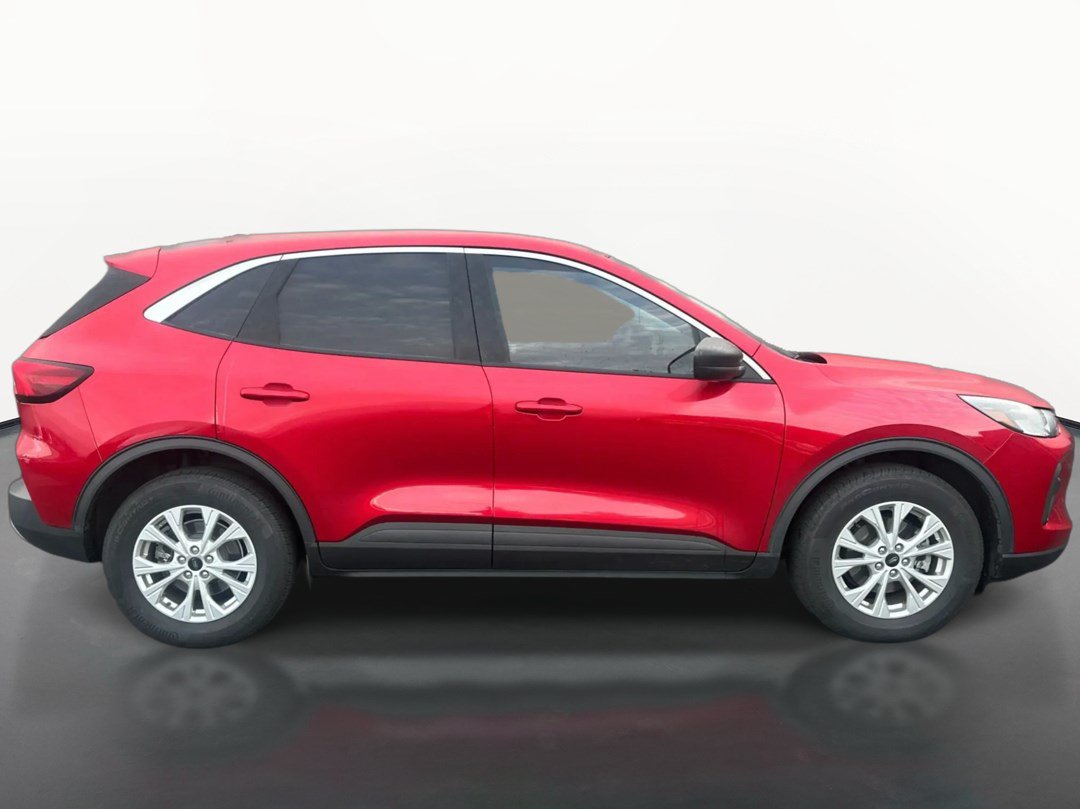 Used 2023 Ford Escape Active AWD/4WD image 2