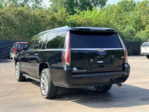 Used 2018 Cadillac Escalade ESV Premium Luxury AWD/4WD image 5