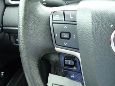 Used 2025 Toyota Camry LE image 19