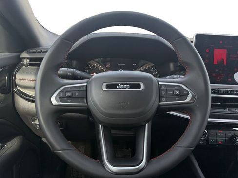 Certified 2025 Jeep Compass Trailhawk image 12