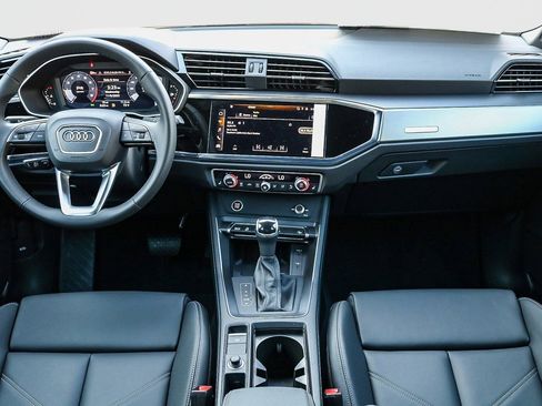 New 2025 Audi Q3 2.0T Premium image 10