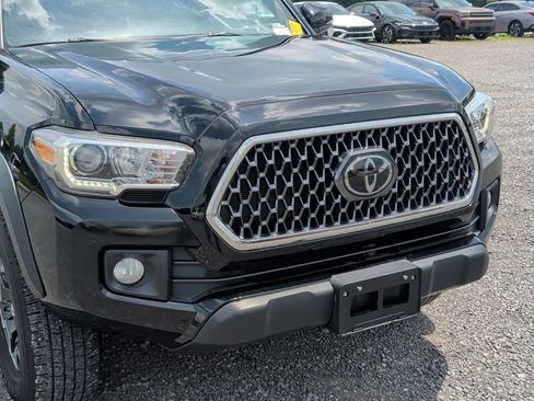 Used 2019 Toyota Tacoma TRD Off-Road AWD/4WD image 11