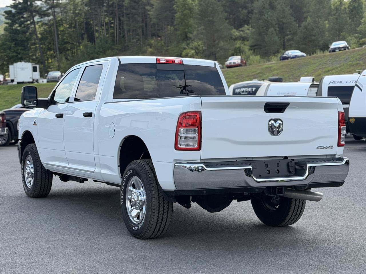 Used 2024 RAM 3500 Tradesman w/ Chrome Appearance Group AWD/4WD image 32