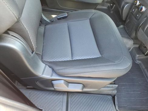 Used 2023 Ford Explorer XLT AWD/4WD image 18