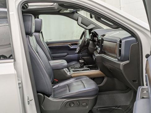 Used 2022 Chevrolet Silverado 1500 High Country w/ Technology Package AWD/4WD image 30