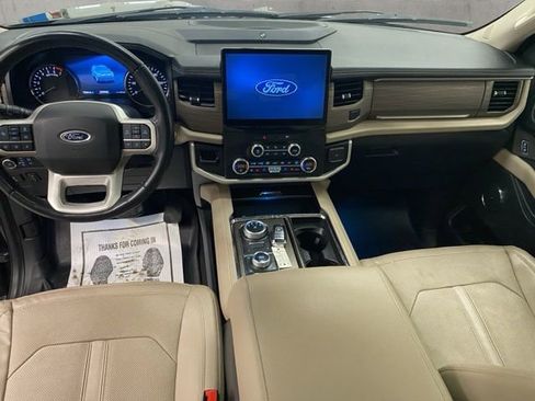 Used 2022 Ford Expedition Limited image 10