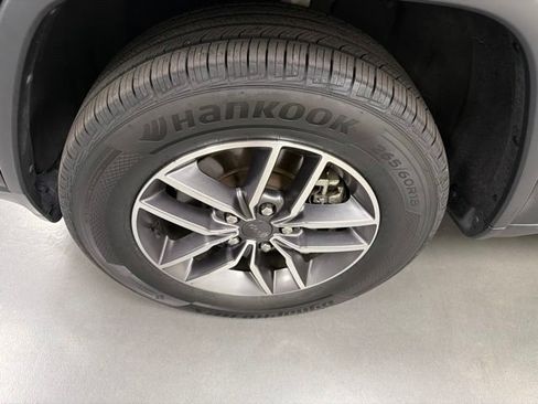 Used 2022 Jeep Grand Cherokee Limited AWD/4WD image 30