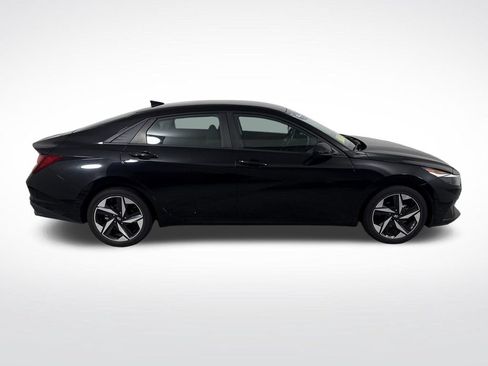 Used 2023 Hyundai Elantra SEL w/ Convenience Package FWD image 2