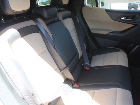 New 2026 Chevrolet Equinox ACTIV w/ Convenience Package III FWD image 16