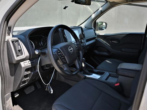 Used 2025 Nissan Frontier S image 15