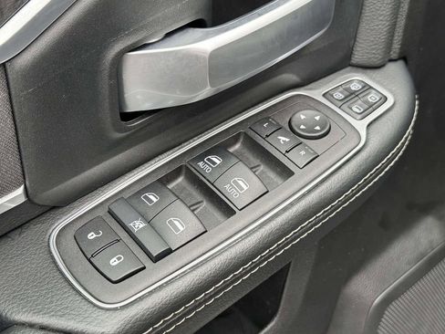 Used 2024 RAM 2500 Big Horn w/ Safety Group image 26