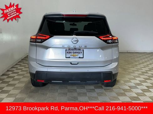 Used 2025 Nissan Rogue SV FWD image 5